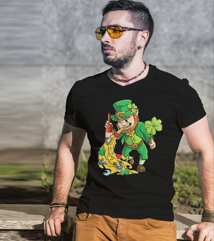 St Patricks Day Leprechaun Pouring Shamrocks Hearts Horseshoes And Stars T-Shirt