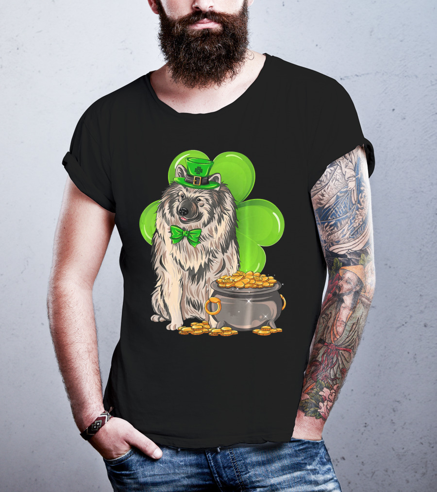 Keeshond St Patricks Day Leprechaun Dog Clover Pot Of Gold T-Shirt