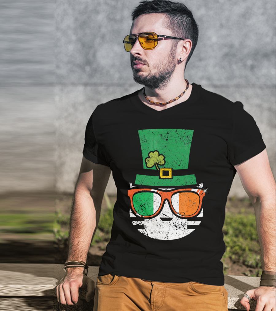 St Patricks Day Irish Cat With Shamrock Hat And Flag Sunglasses T-Shirt