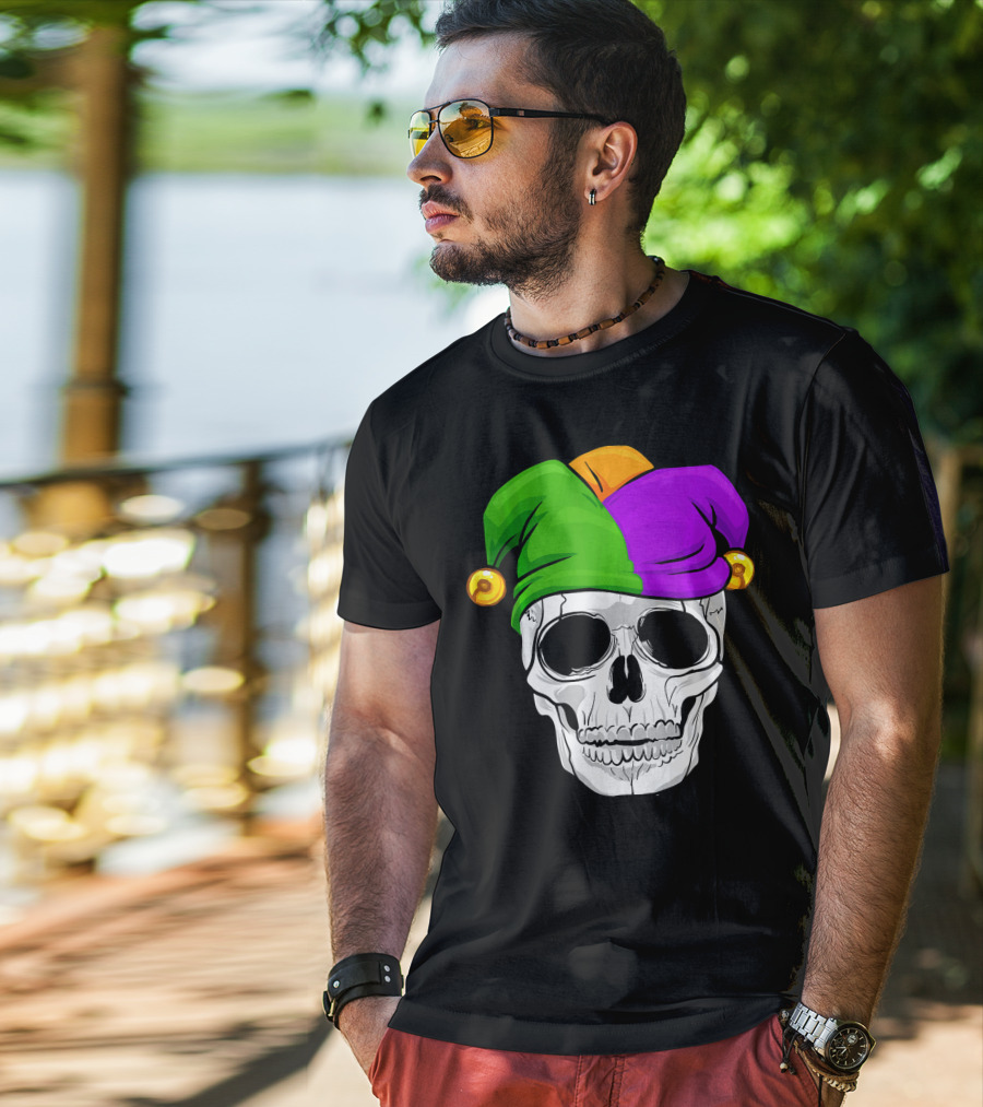Mardi Gras New Orleans Skull With Colorful Jester Hat T-Shirt