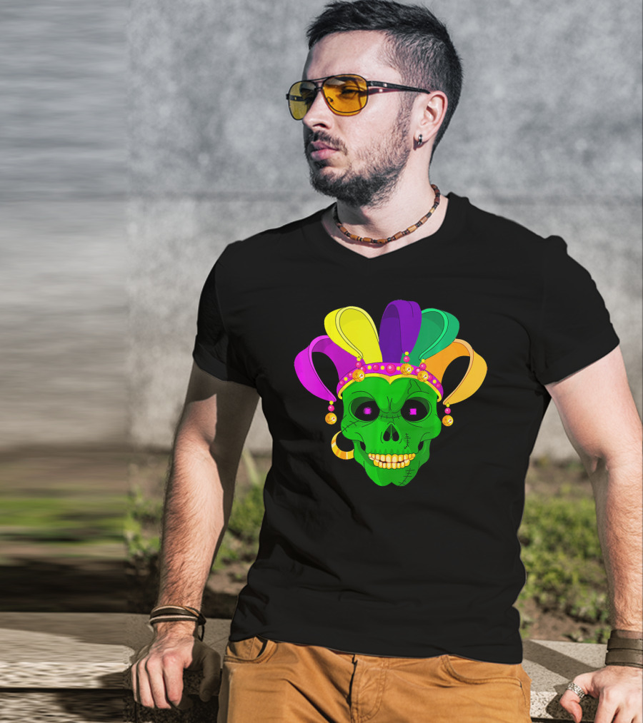 Skull Face Green Jester Hat Mardi Gras T-Shirt