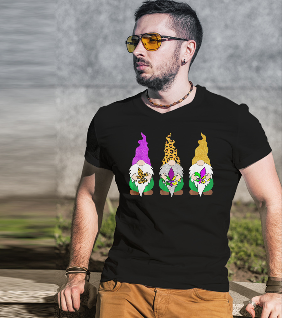 Mardi Gras Festival Colors Glitter Leopard Pattern Gnomes With Fleur-de-Lis T-Shirt