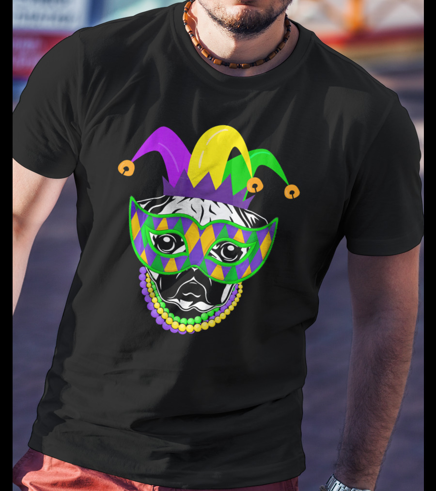 Mardi Gras Jester Pug Mask Beads Dogs Lovers T-Shirt