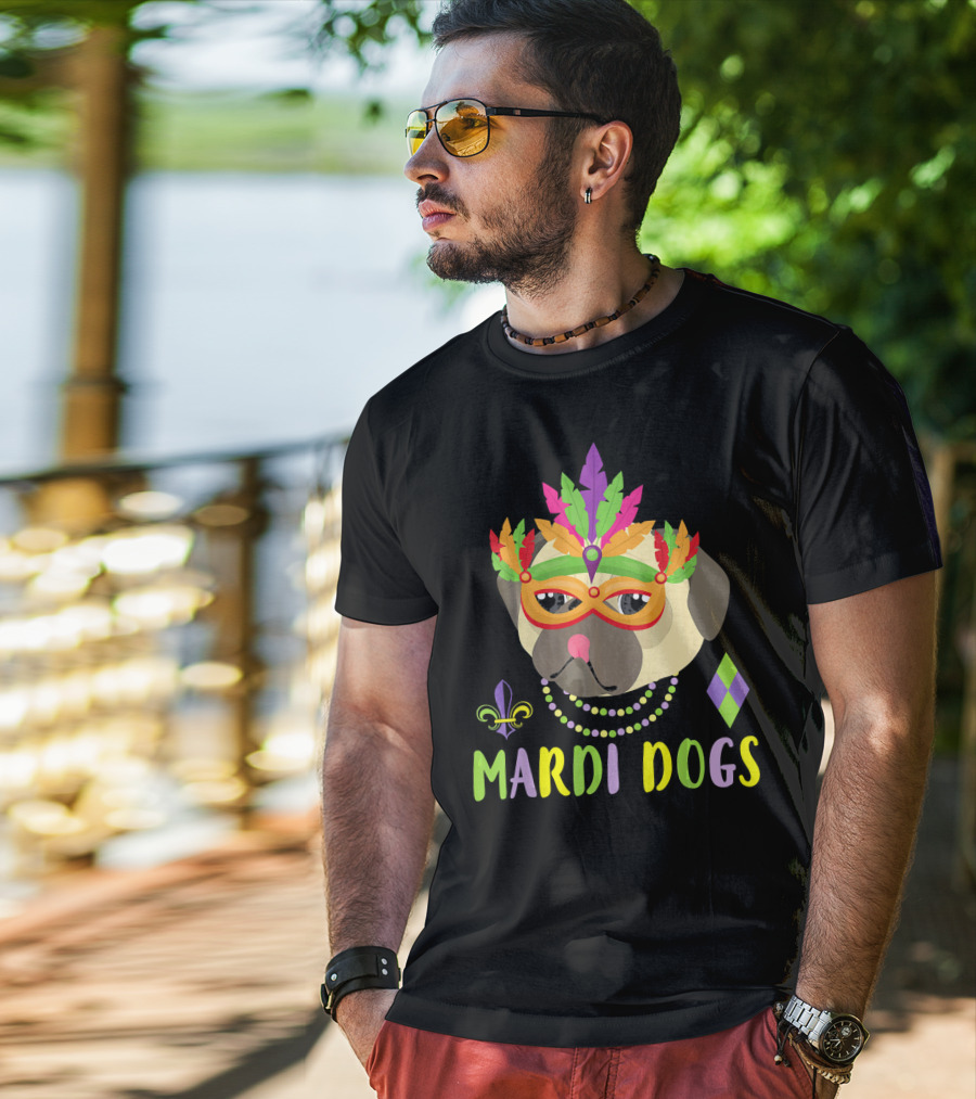 Pug Dog Mardi Gras Beads Mask Fleur De Lis Mardi Dogs Masquerade Costume T-Shirt