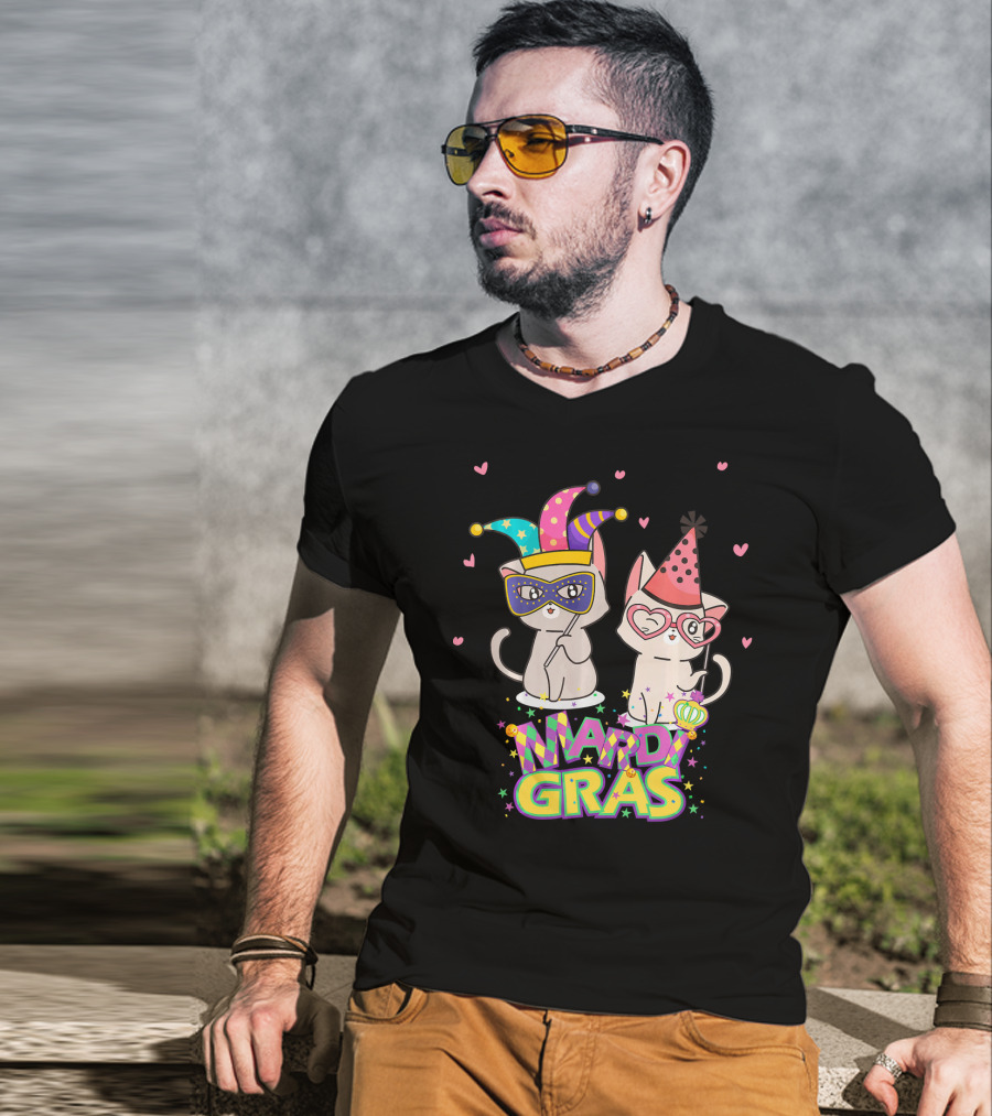 Chillin With My Cats Mardi Gras Party Masks And Hearts T-Shirt
