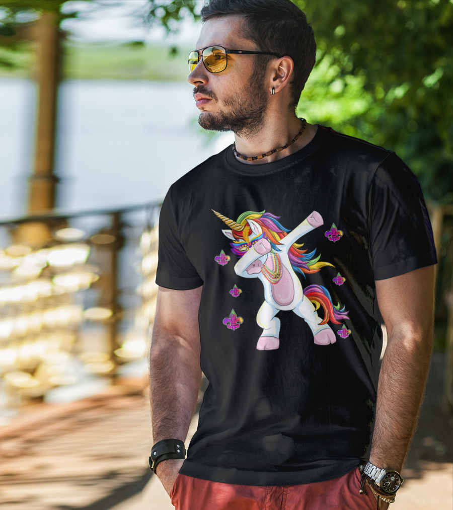 Mardi Gras New Orleans Unicorn Dabbing Fleur-de-Lis Beads T-Shirt