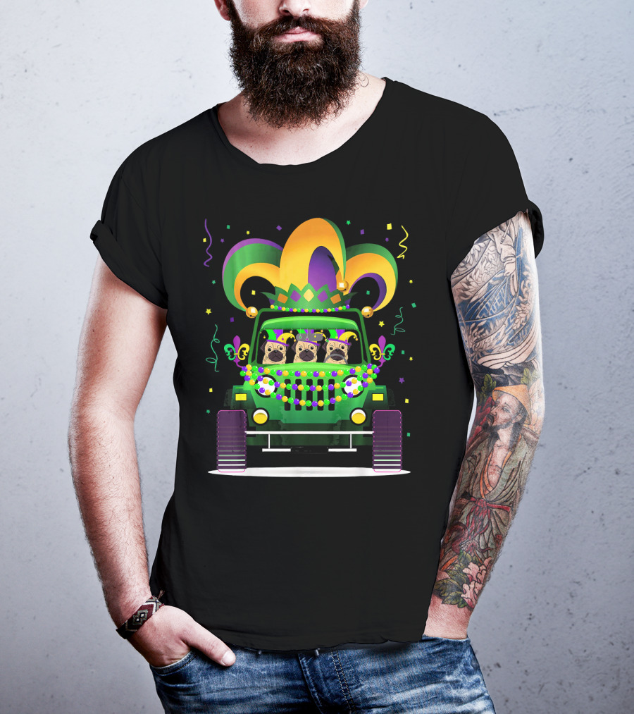 Funny Pug Trio In Jeep With Mardi Gras Jester Hat And Beads T-Shirt