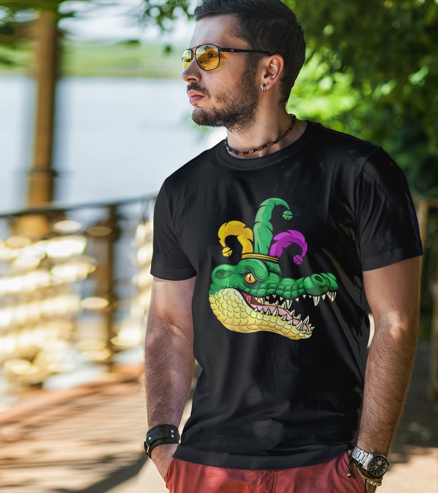 Alligator Head Mardi Gras Jester Hat Gator Clown T-Shirt