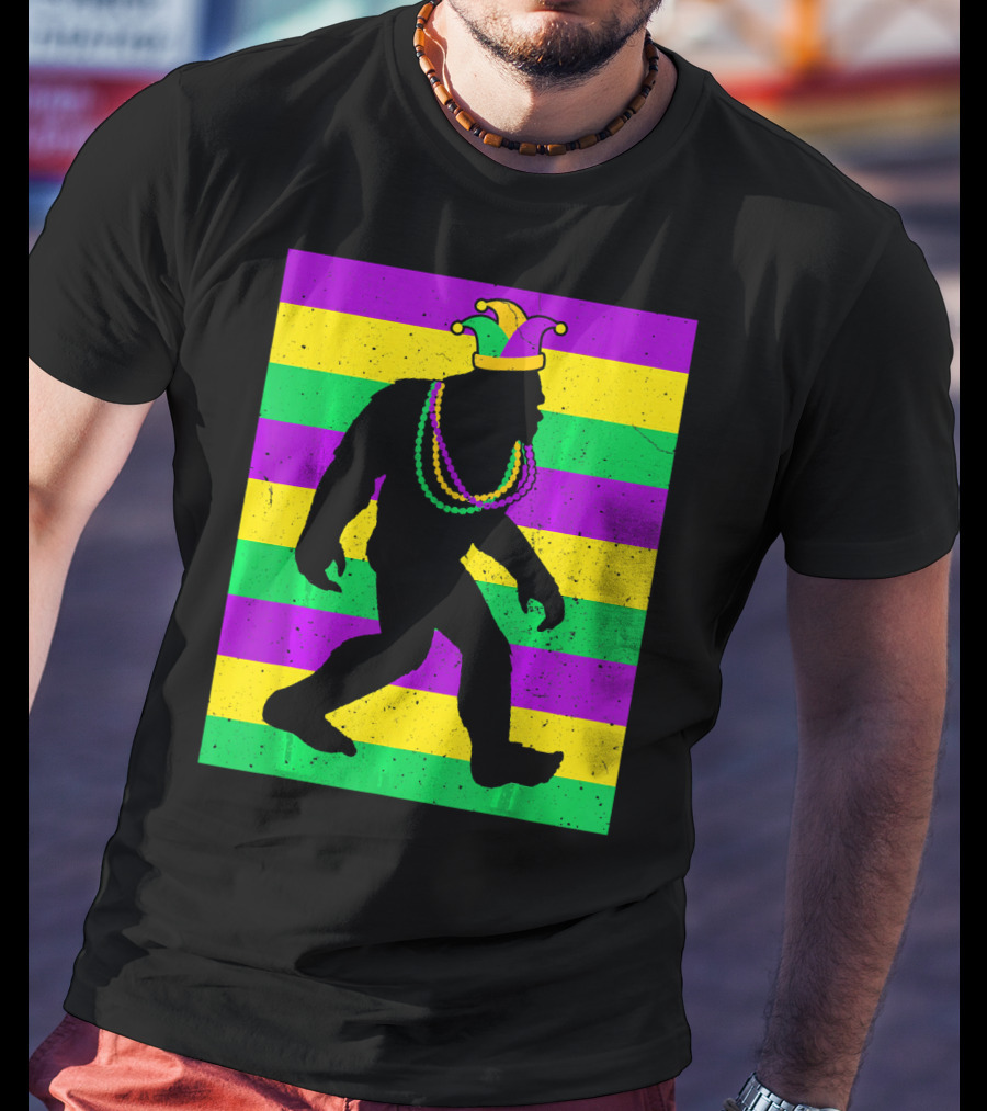 Bigfoot Sasquatch In Mardi Gras Jester Hat And Beads T-Shirt