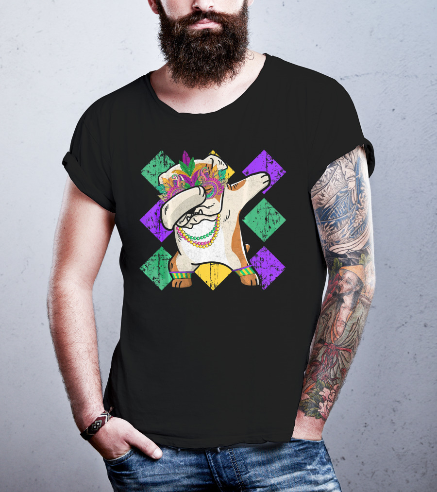 Funny BullDog Dabbing With Mardi Gras Mask And Beads On Colorful Diamond Background T-Shirt