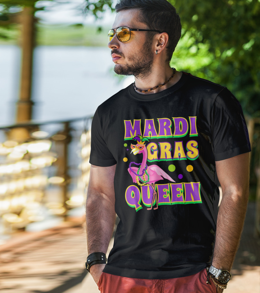 Mardi Gras Queen Fabulous Flamingo Beads And Mask T-Shirt