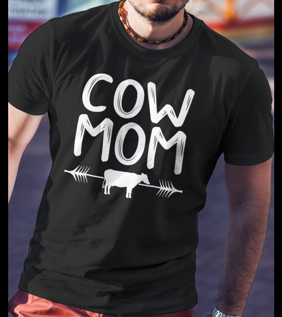 COW MOM Farmer Rancher Bovine Cattle Love Arrow T-Shirt