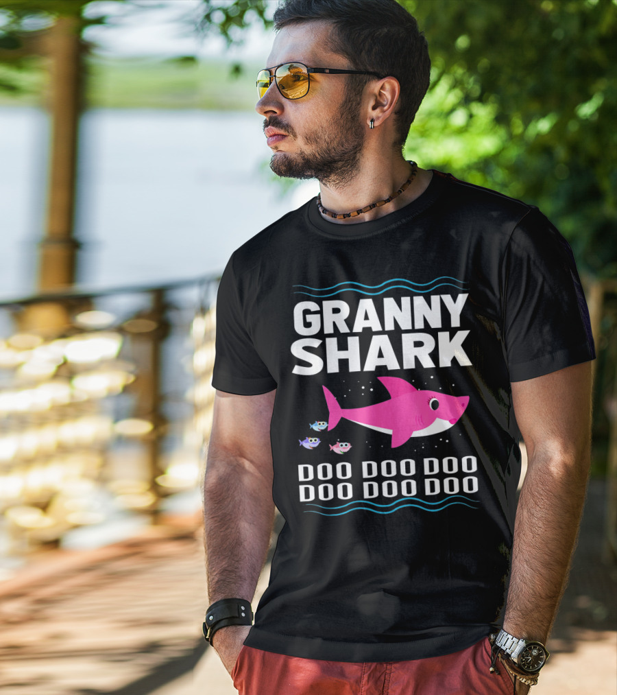 Granny Shark Doo Doo Doo Doo Pink Funny Baby Shark T-Shirt