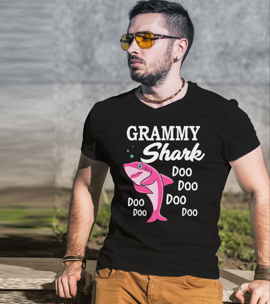Grammy Shark Doo Doo Doo Grandma Hall T-Shirt