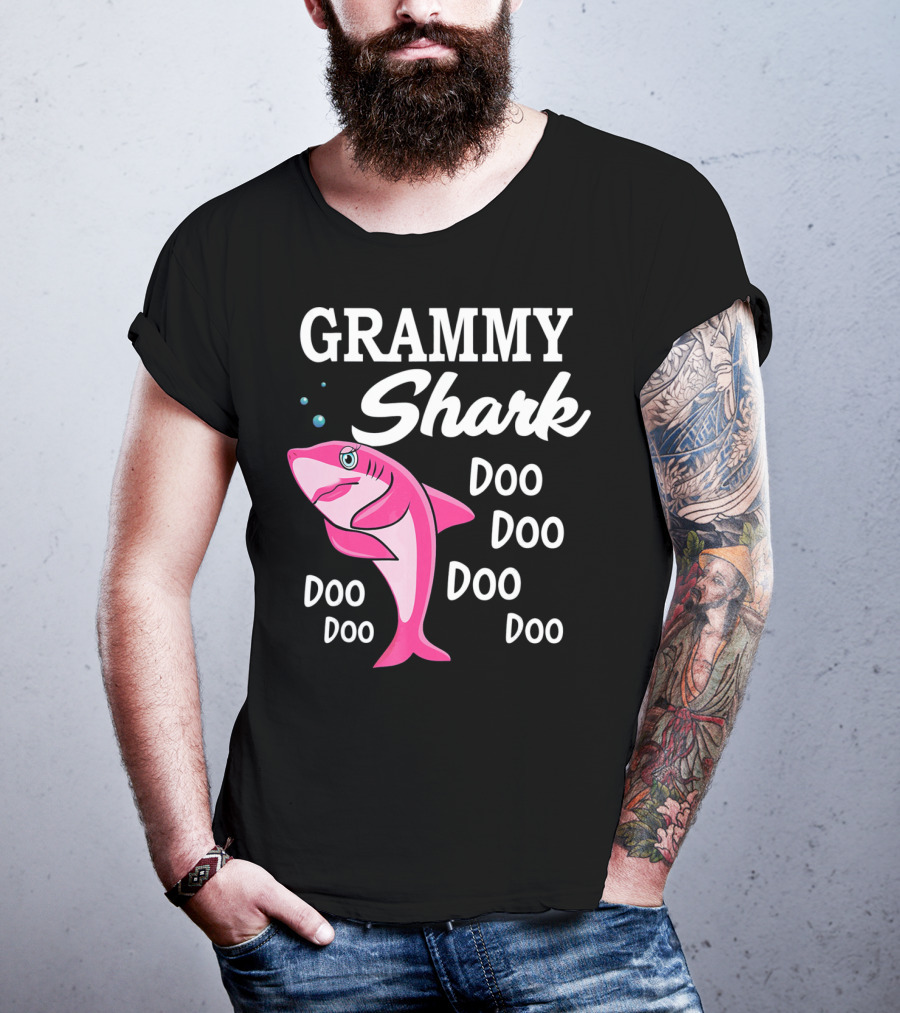 Grammy Shark Doo Doo Doo Grandma Hall T-Shirt