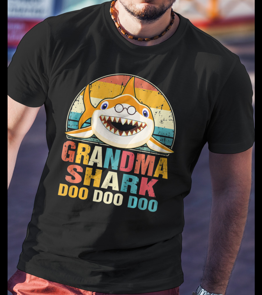 Grandma Shark Doo Doo Doo Retro T-Shirt