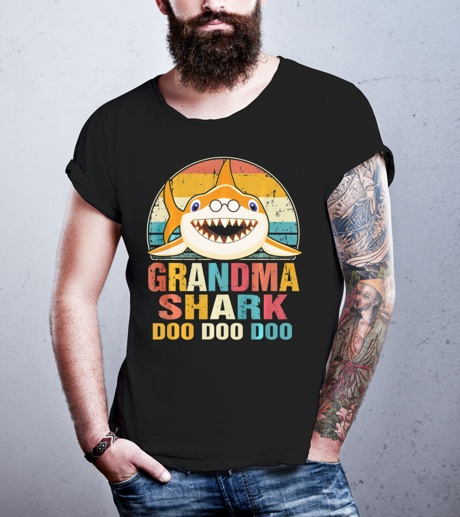 Grandma Shark Doo Doo Doo Retro T-Shirt