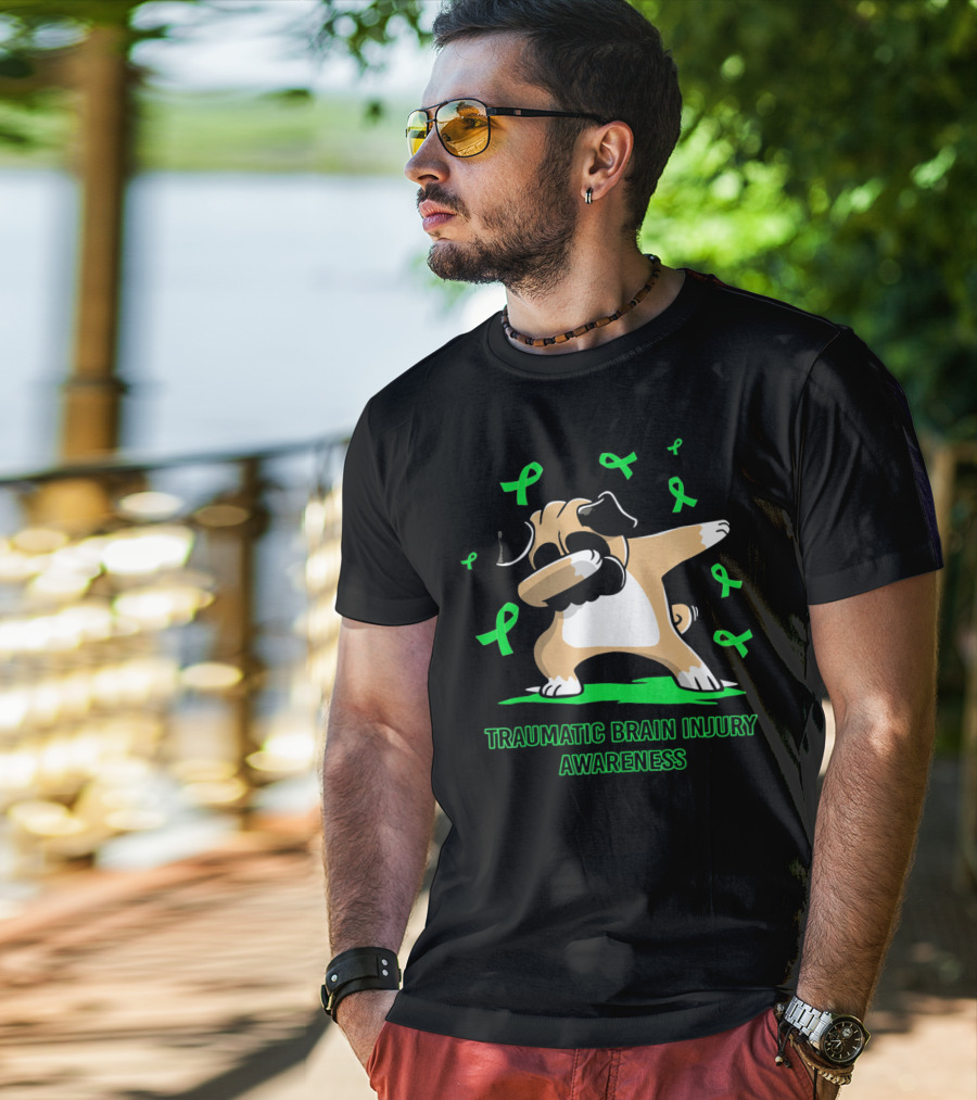 Traumatic Brain Injury Awareness Dabbing Pug Dog With Green Ribbons T-Shirt