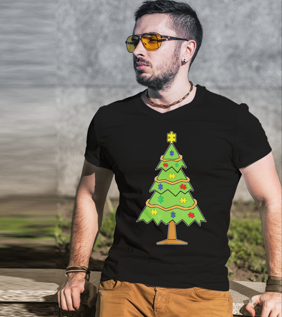 Autism Awareness Christmas Tree With Colorful Puzzle Pieces T-Shirt