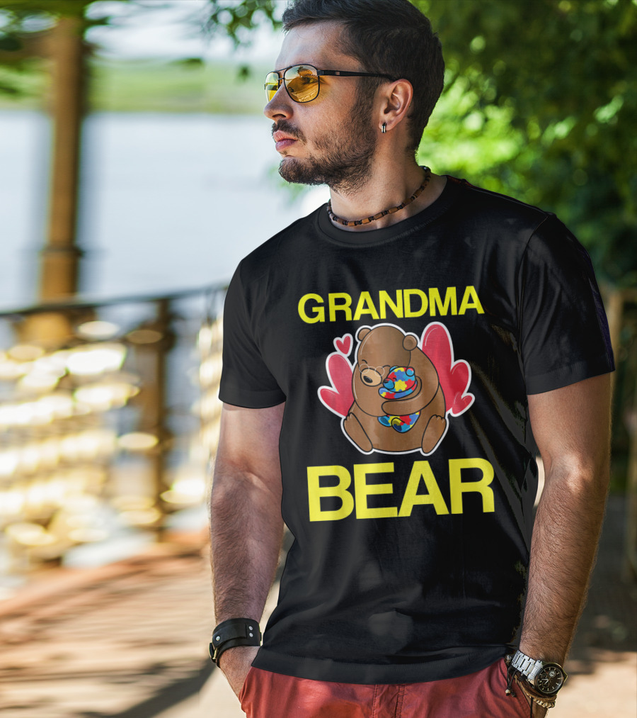 Grandma Bear Hugging Bear With Autism Puzzle Heart Balloon T-Shirt
