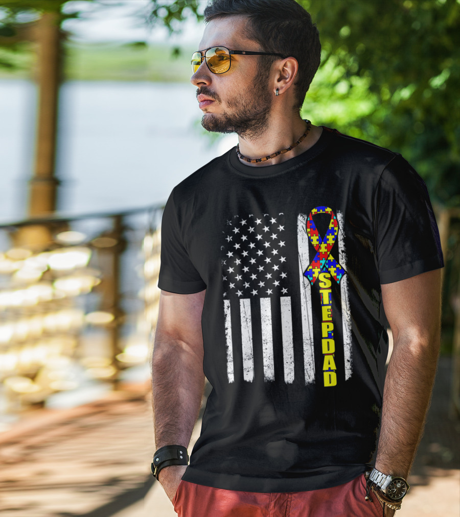 Stepdad Autism Awareness Puzzle Ribbon American Flag T-Shirt