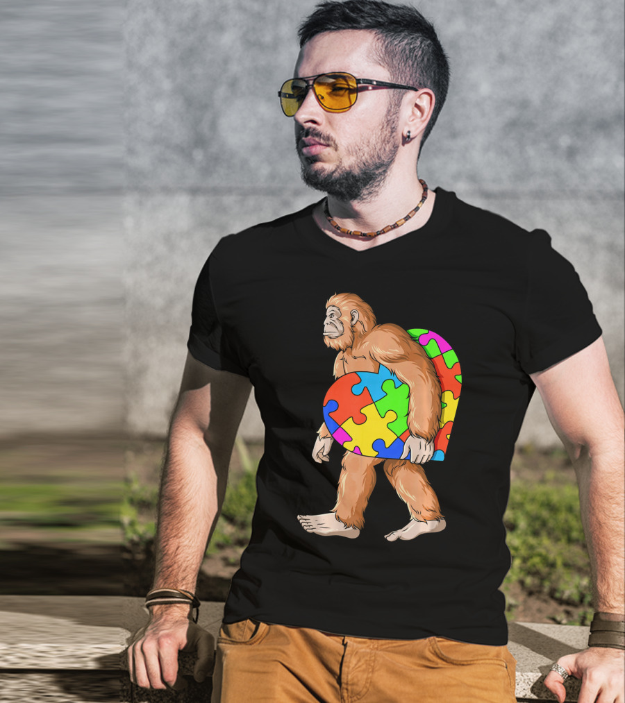 Bigfoot Holding Heart-Shaped Autism Awareness Puzzle T-Shirt