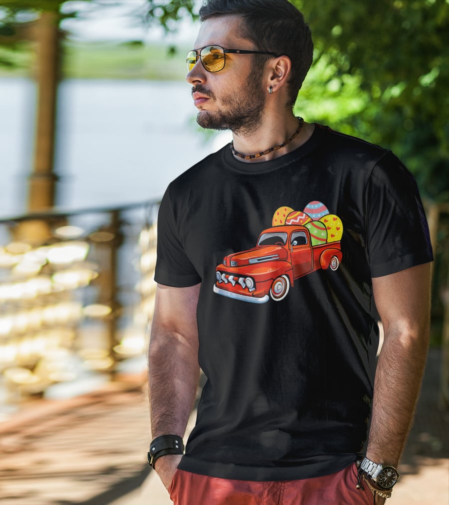 Vintage Easter Egg Pickup Truck With Colorful Eggs T-Shirt