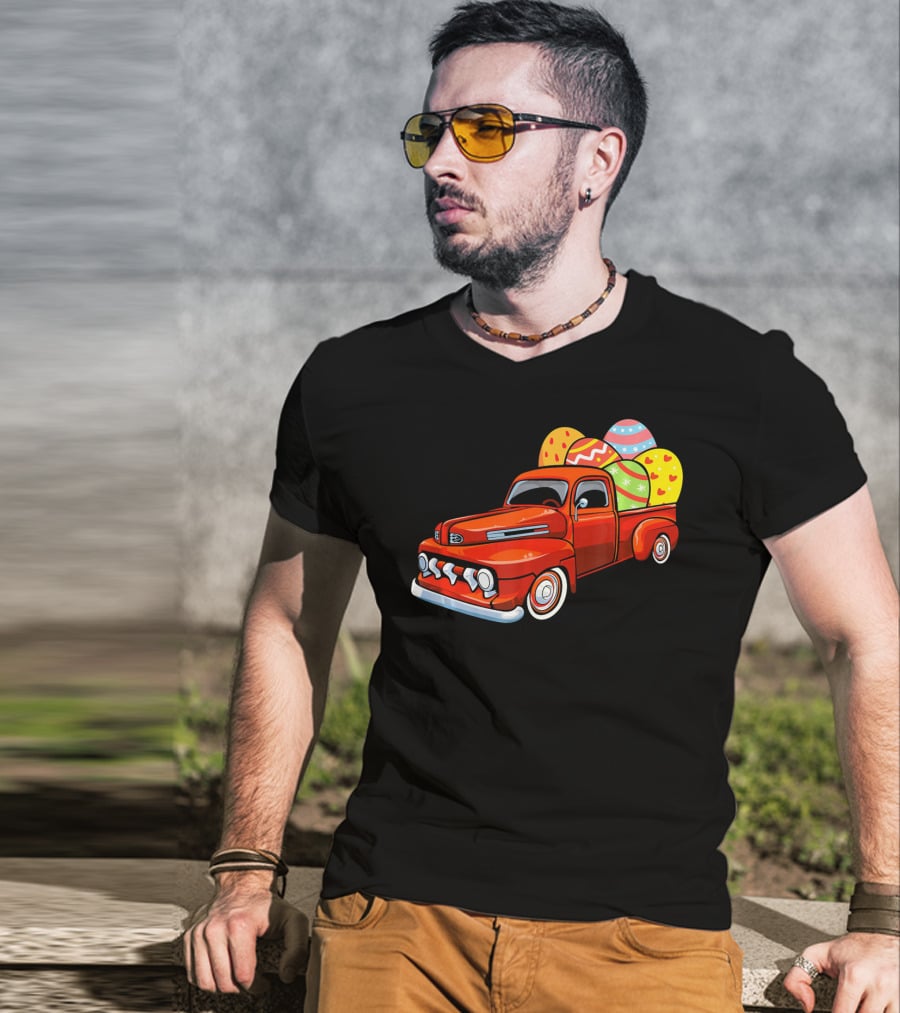 Vintage Easter Egg Pickup Truck With Colorful Eggs T-Shirt