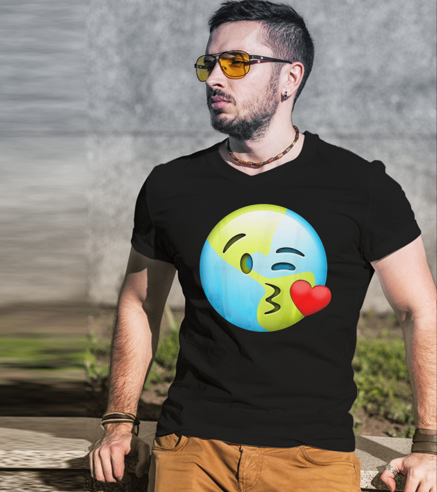 Cute Earth Day Kiss Emoji Lips Kids Emoticon T-Shirt