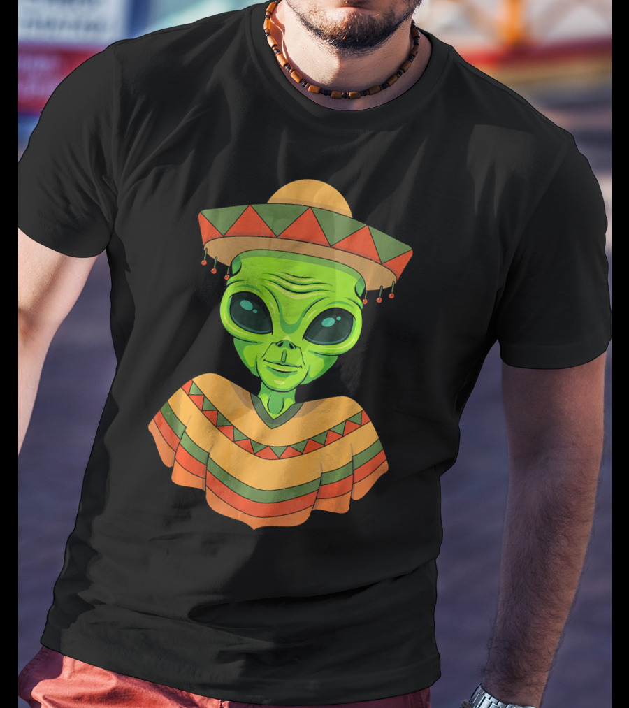 Cinco De Mayo Green Alien Wearing Sombrero And Poncho T-Shirt