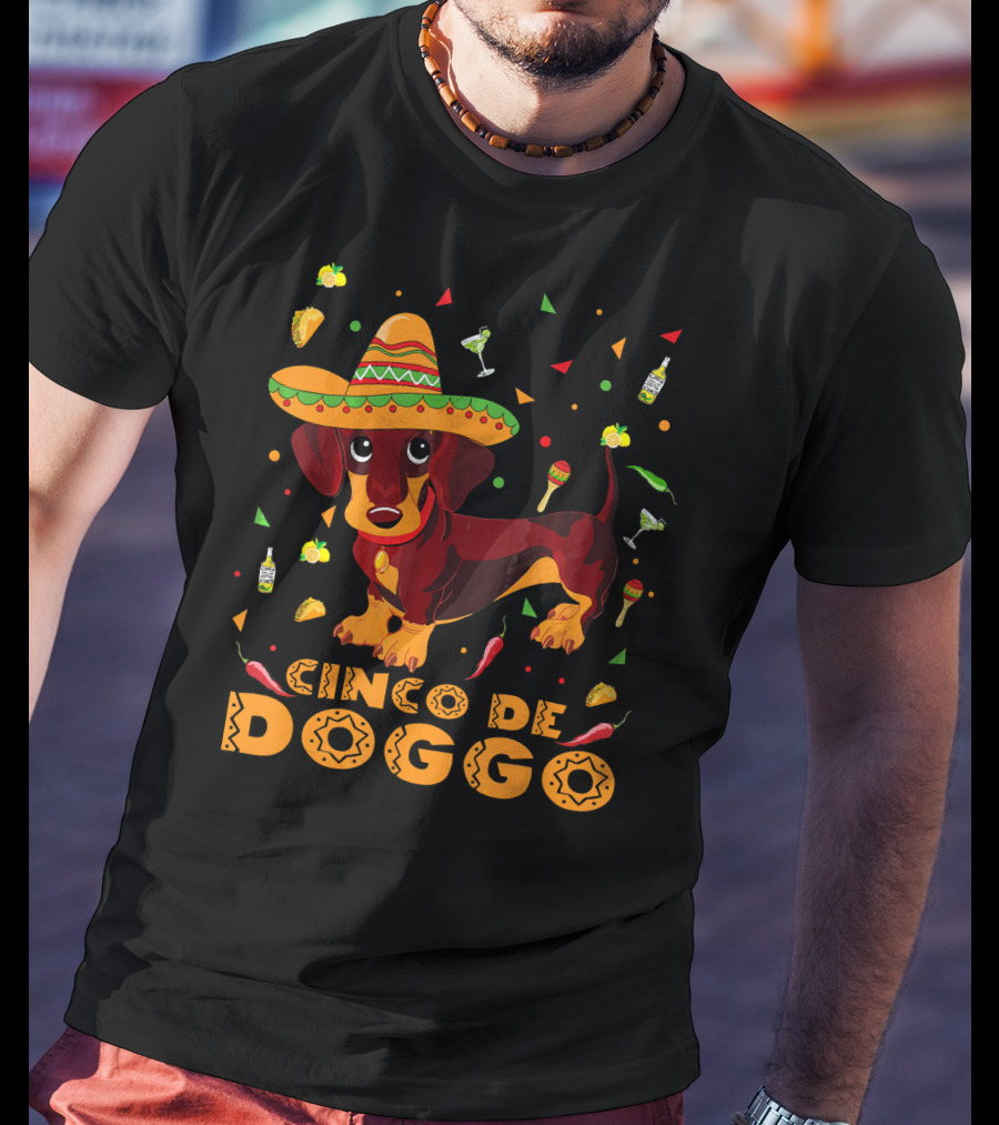 Cinco De Doggo Dachshund Sombrero Chili Peppers Margarita Fiesta Theme Mexican Cinco T-Shirt