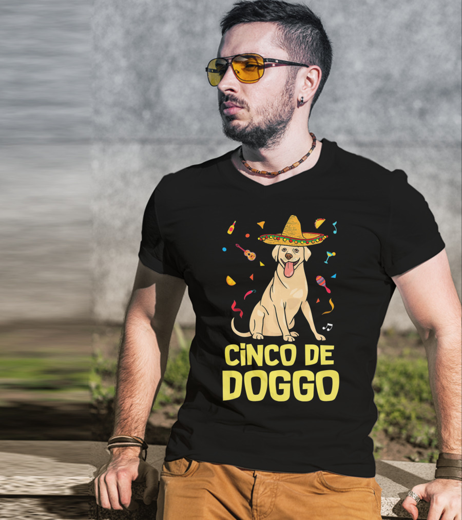 Cinco De Doggo Funny Taco Sombrero Labrador T-Shirt
