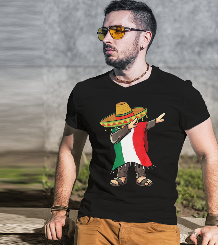 Mexican Flag Poncho Man Dabbing Cinco De Mayo Sombrero T-Shirt