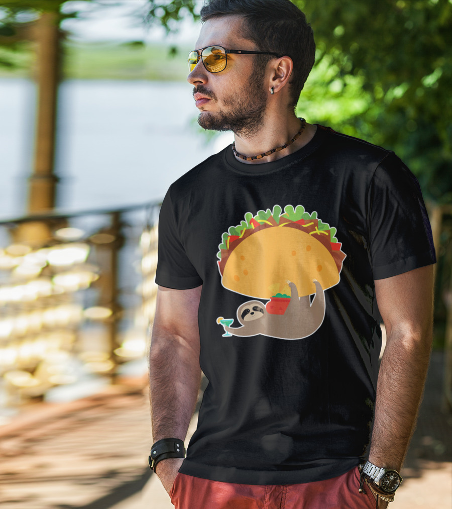 Funny Cinco De Mayo Sloth Taco Holding Margarita T-Shirt