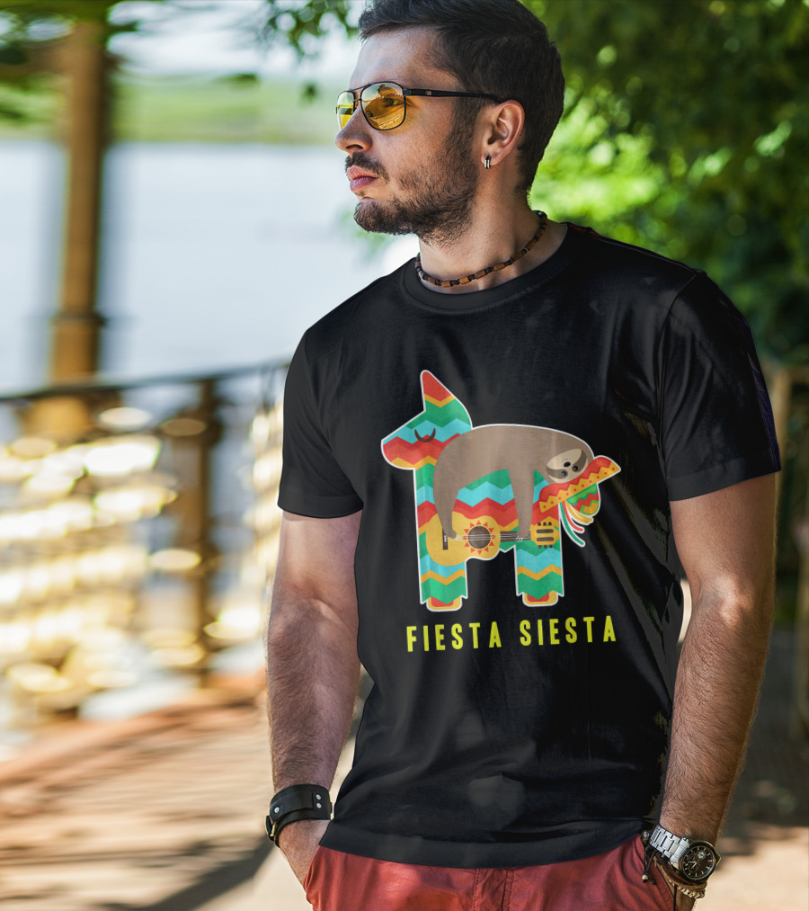 Fiesta Siesta Pinata Sloth Sombrero Guitarra T-Shirt