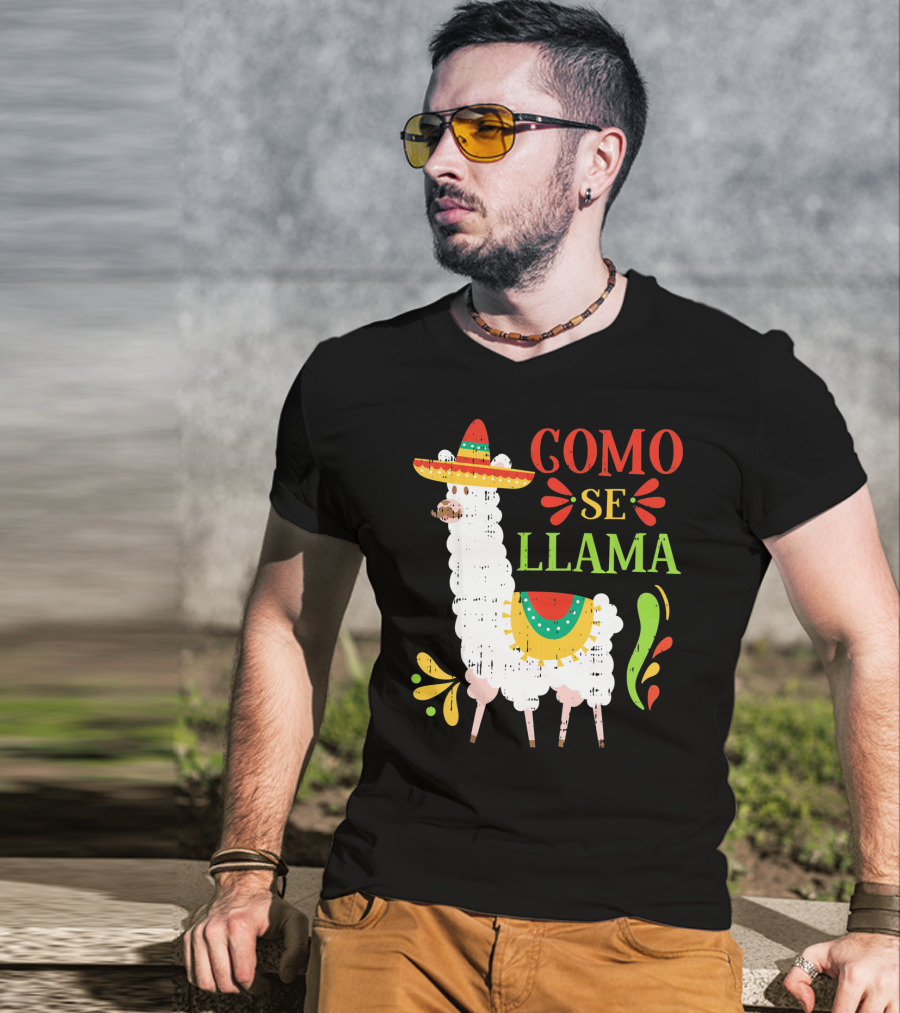 Como Se Llama Funny Cinco De Mayo Llama With Sombrero T-Shirt