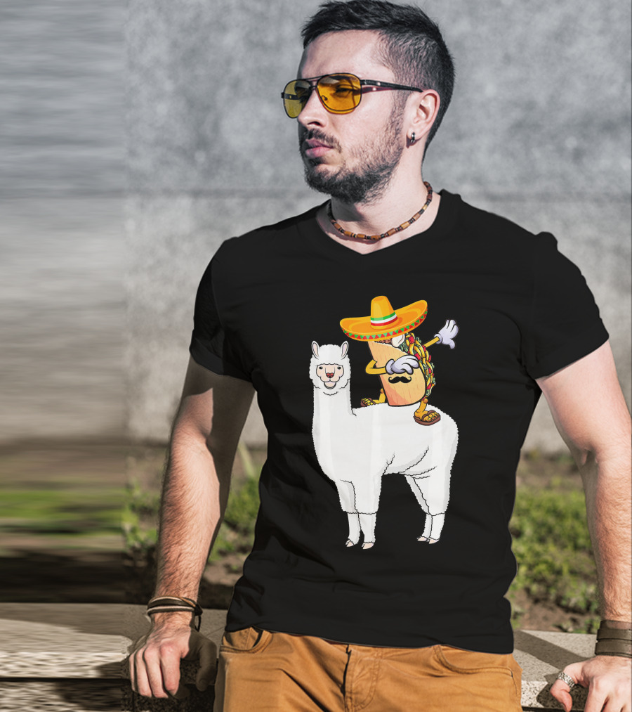 Dabbing Taco With Sombrero On Llama T-Shirt