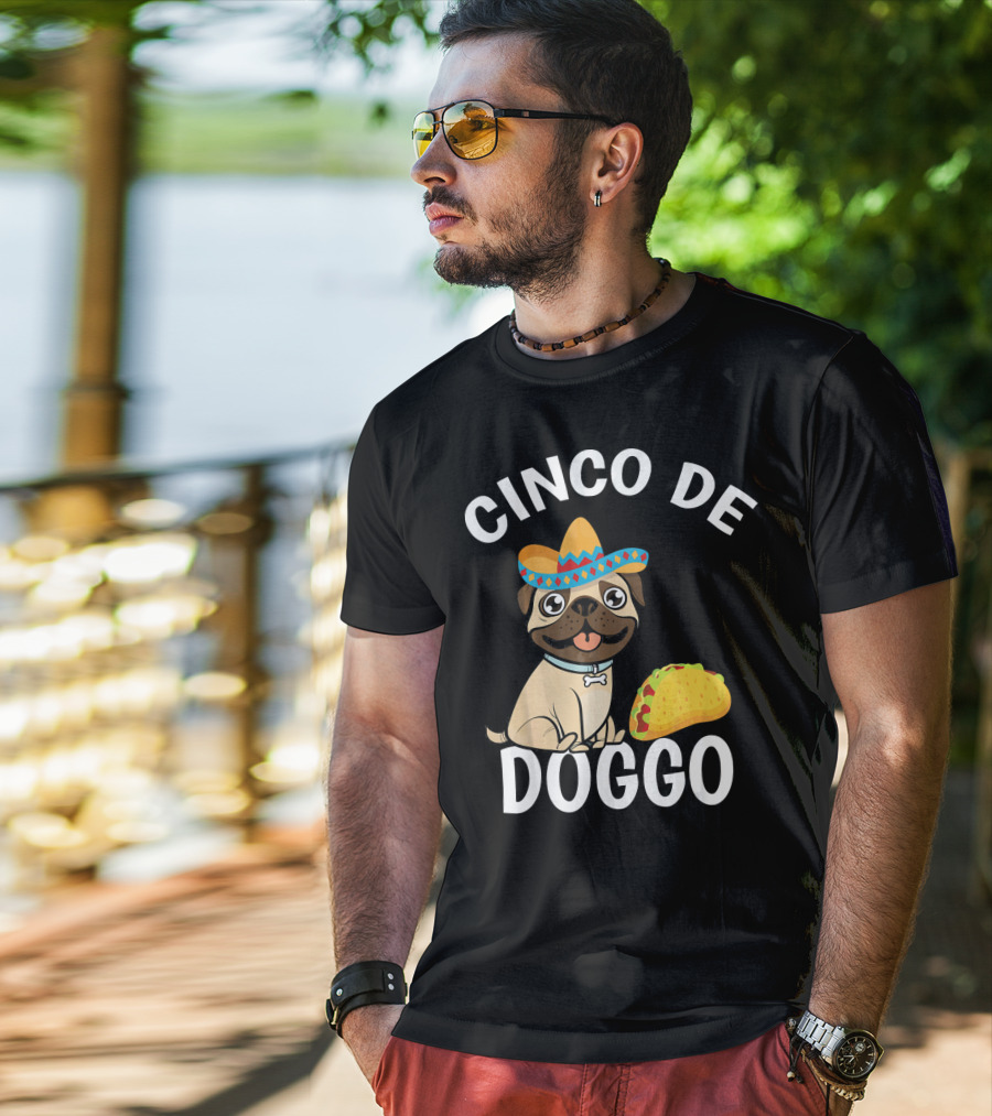 Cinco De Doggo Mexican Pug Sombrero Taco T-Shirt