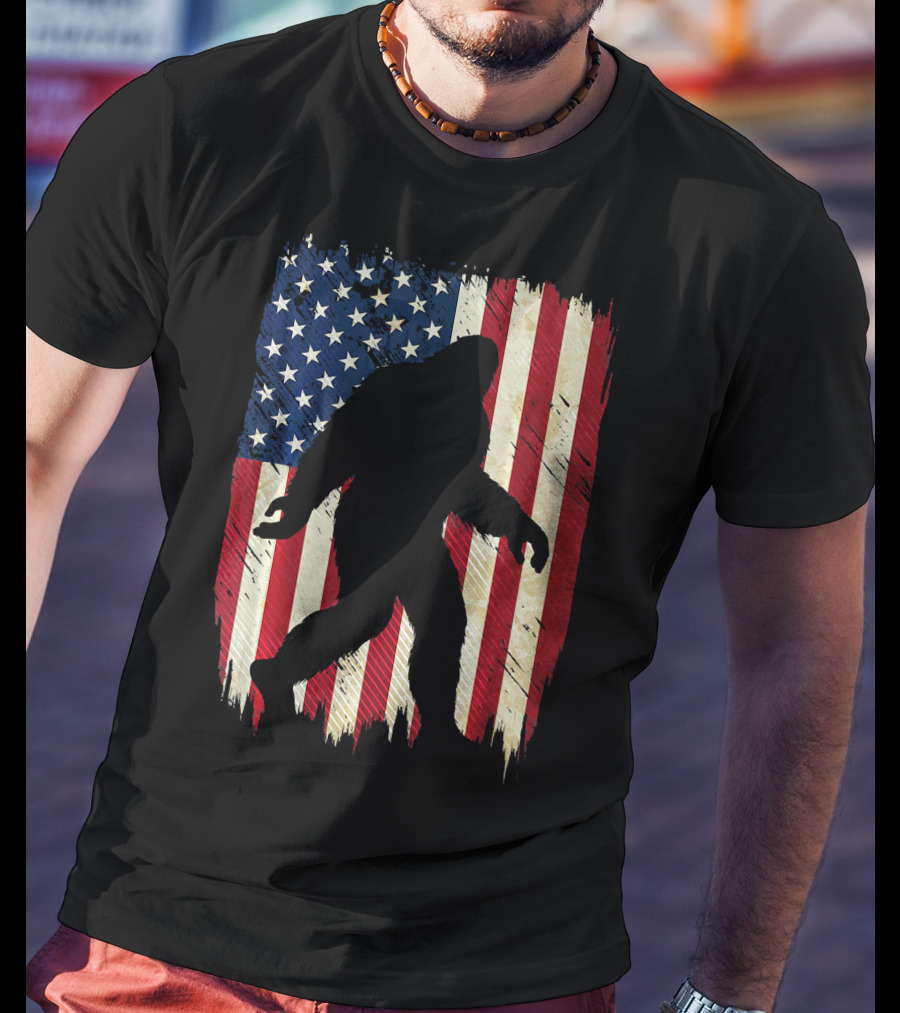 Bigfoot Sasquatch Silhouette Over American Flag USA T-Shirt