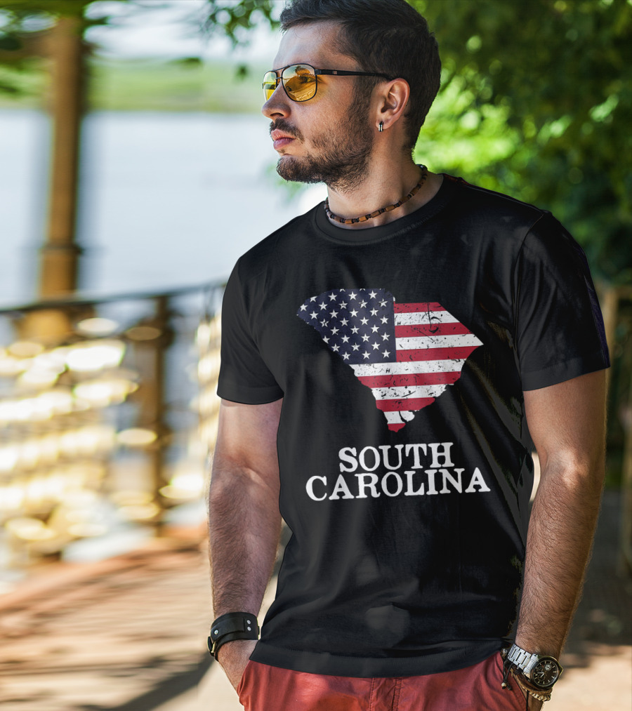 South Carolina Map With American Flag T-Shirt