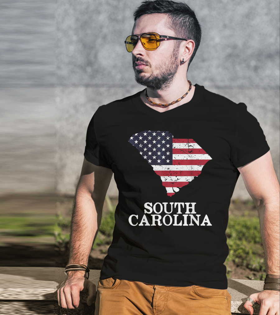 South Carolina Map With American Flag T-Shirt