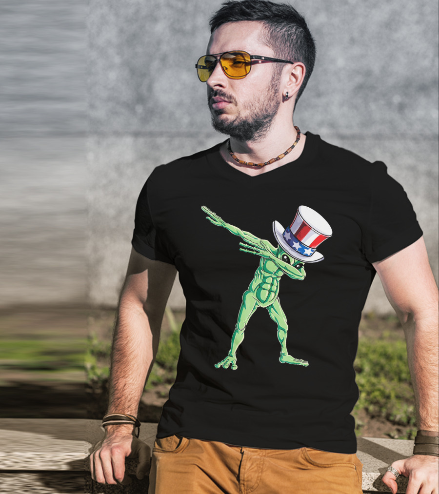 Dabbing Alien In American Uncle Sam Hat T-Shirt