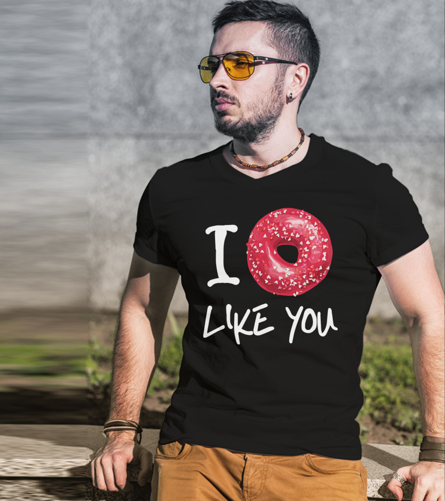 I Doughnut Like You Donut Funny Men Red Sprinkled Heart Doughnut T-Shirt