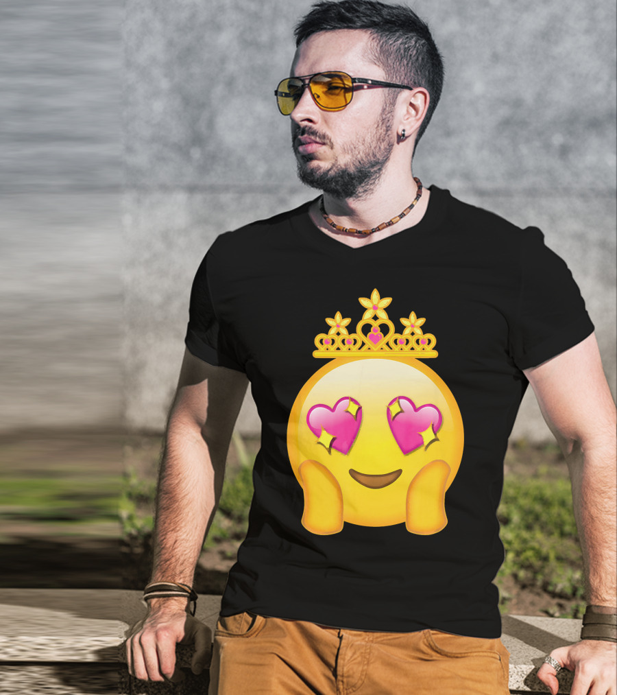 Emoticon Queen Heart Eyes Emoji With Crown Princess T-Shirt
