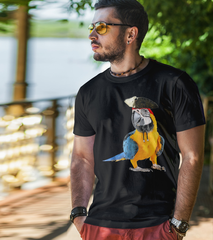 Parrot Of The Caribbean Bird Pirate Hall Macaw With Tricorn Hat T-Shirt