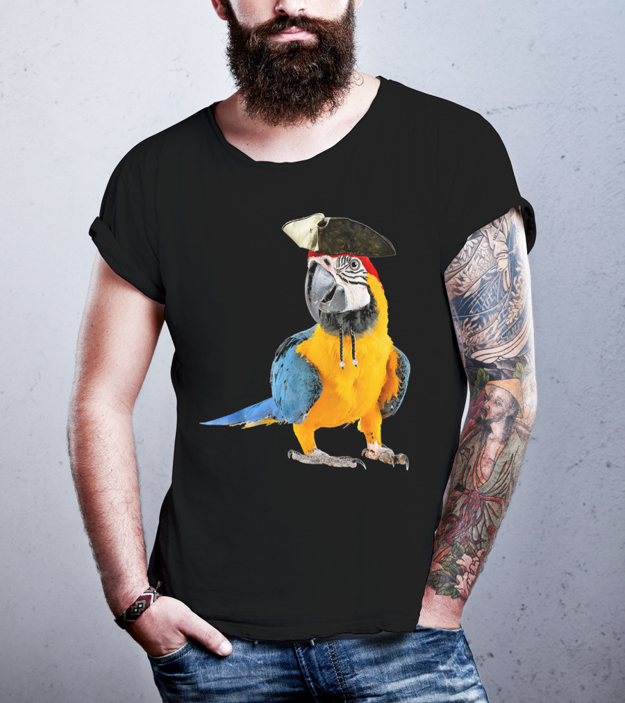 Parrot Of The Caribbean Bird Pirate Hall Macaw With Tricorn Hat T-Shirt
