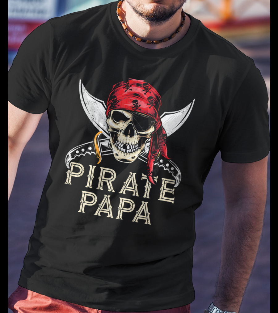 Pirate Papa Skull Bandana Crossed Knives Jolly Roger Flag Dad T-Shirt