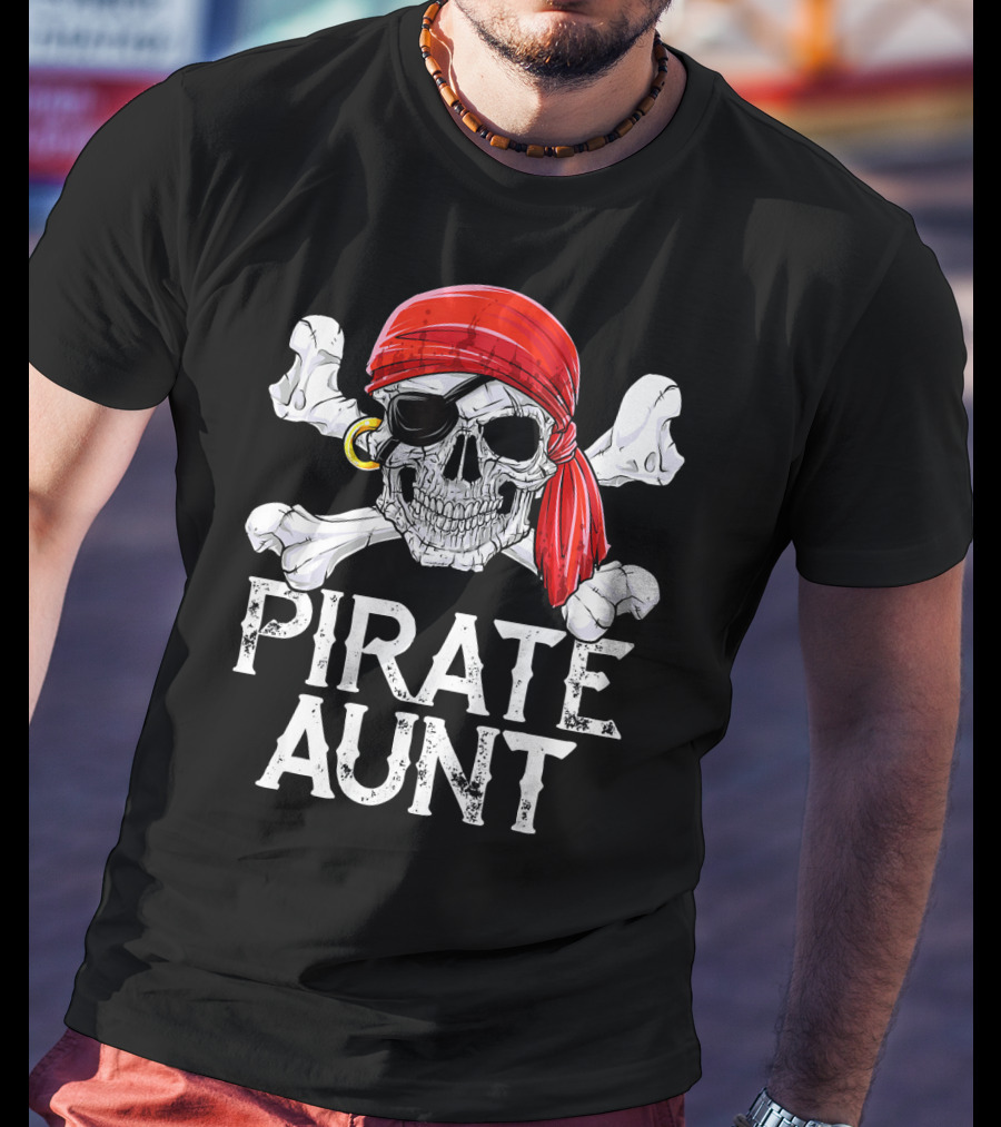 Pirate Aunt Skull Crossbones Red Bandana Eyepatch Jolly Roger Flag T-Shirt