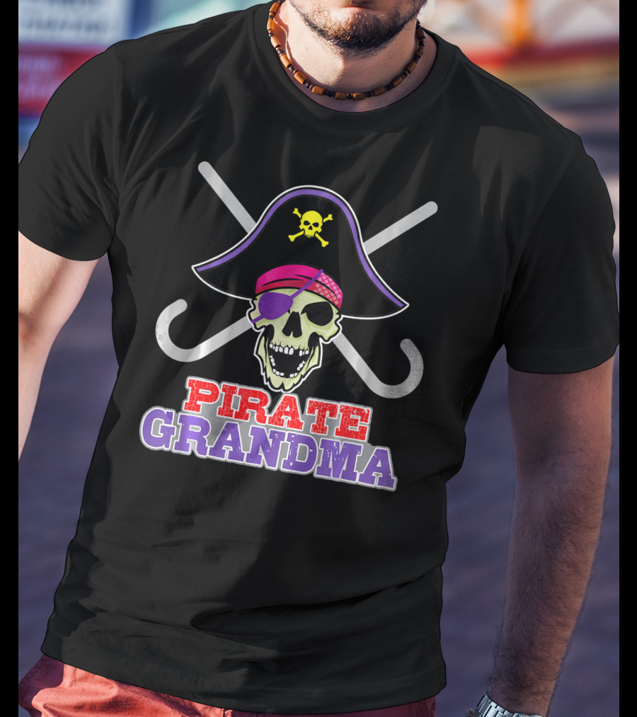 Pirate Grandma Skull With Crossbones And Pirate Hat T-Shirt