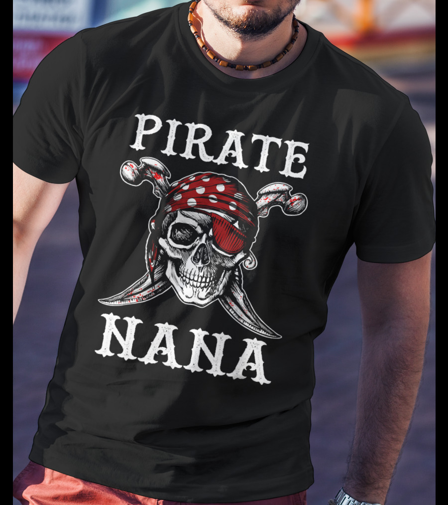 Pirate Nana Halloween Skull Red Bandana Eyepatch T-Shirt
